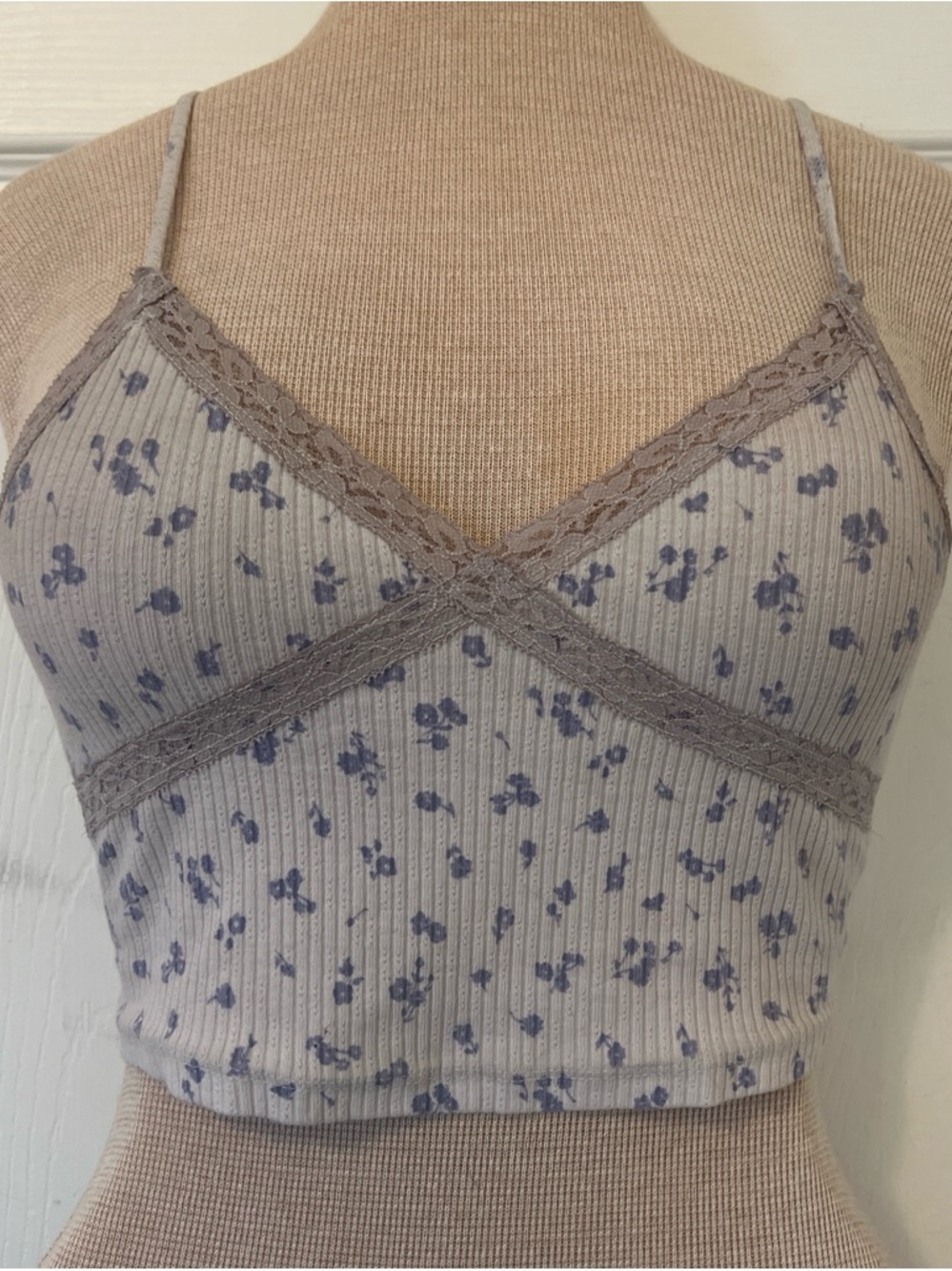 Aeropostale Light Gray Cami with Blue Floral Print and Lace Trim